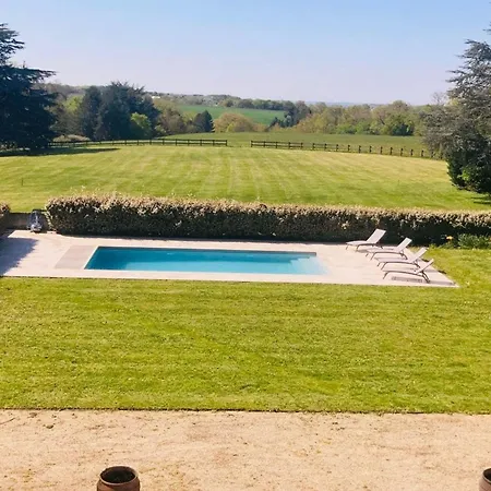 Le Pasty Piscine Tennis Puy Du Fou Holiday home *
