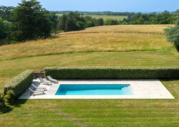 Casa de Férias Le Pasty - Piscine - Tennis - Puy Du Fou *